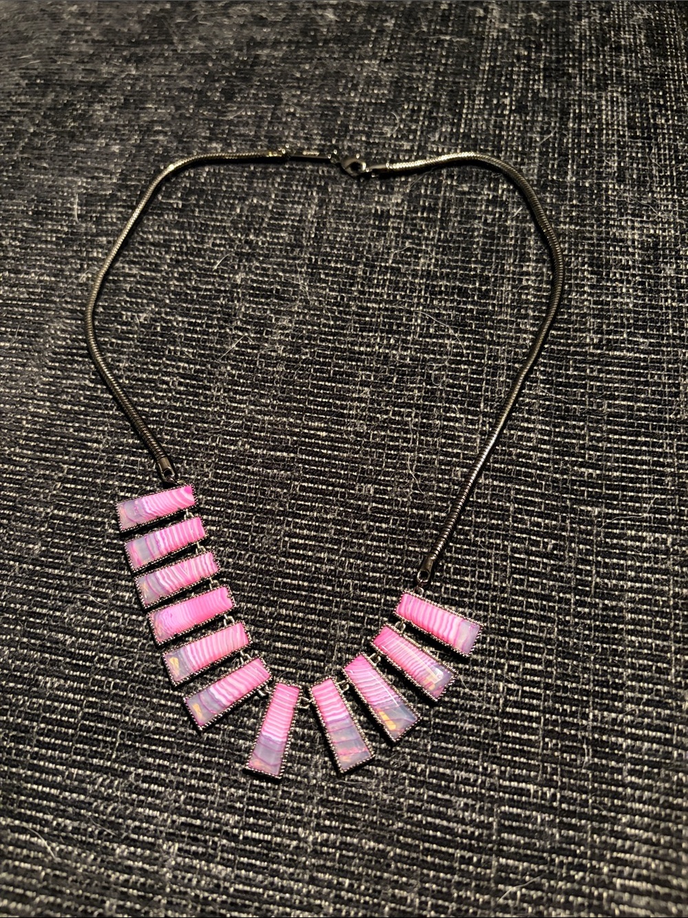 Rare Kendra Scott LUXE Angelina Pink Agate Gunmetal Bib Necklace